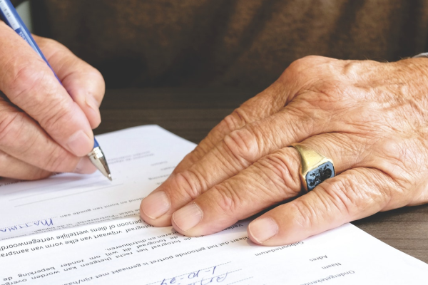 2024 Guide to Paying for Assisted Living