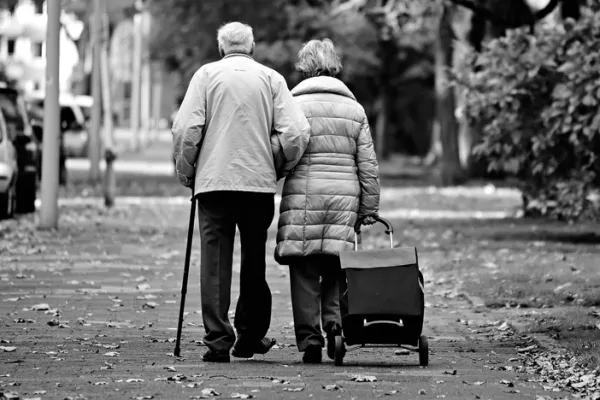 Dementia and Cognitive Decline in Seniors - Simple Things you can do to Keep Your Brain Healthy…